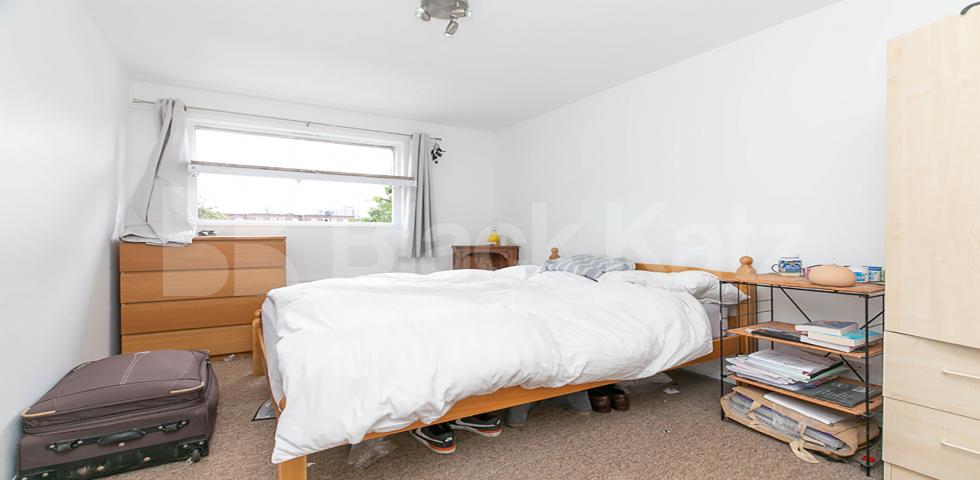 Spacious three double bedroom property in an amazing location  Pollitt Drive, Marylebone